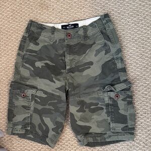 Hollister Green Camo Cargo Shorts